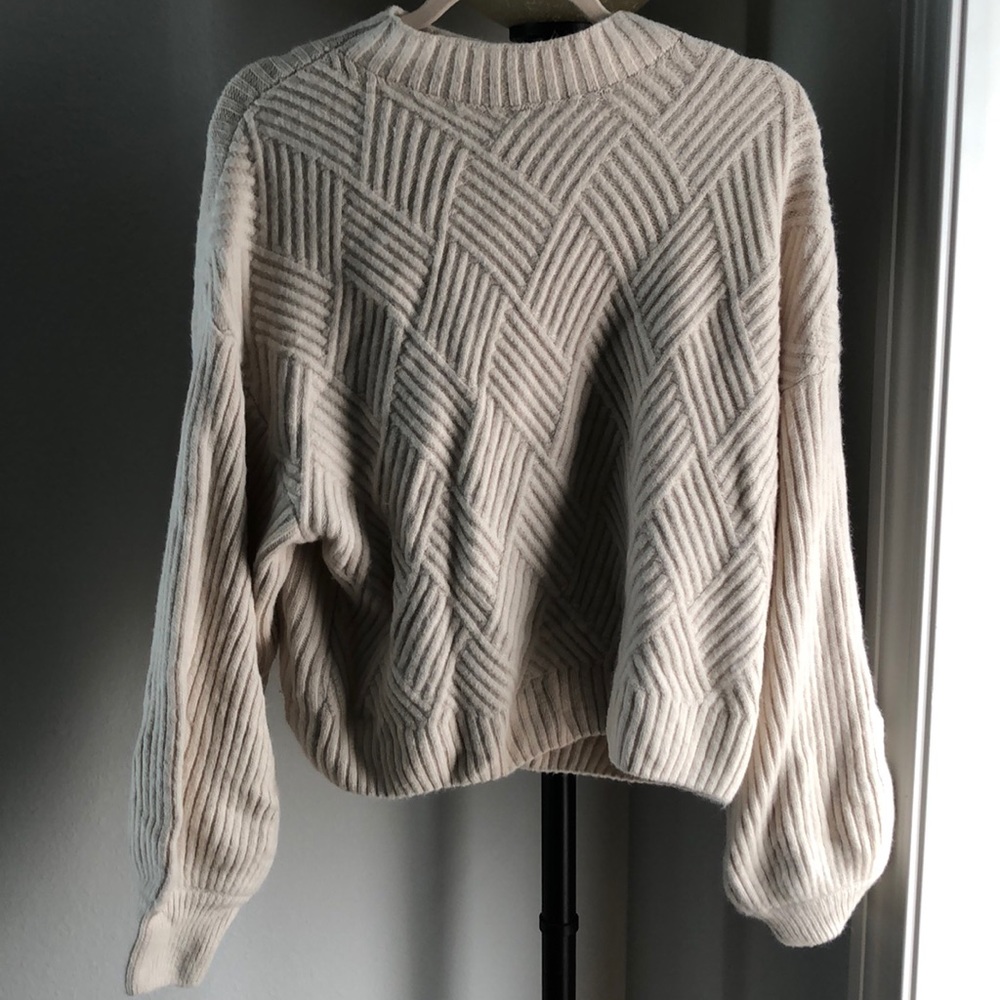 Cream sweater small